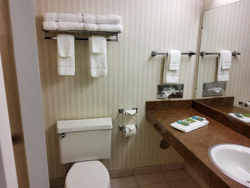 Klopfenstein Inn and Suites photo 29
