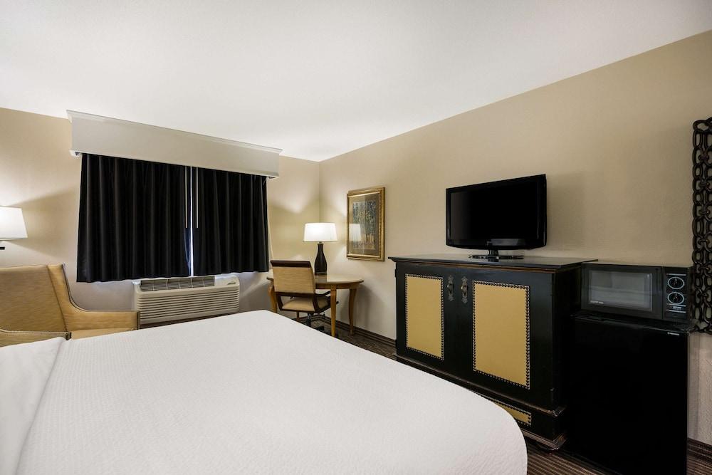 Revel Hotel Minot, SureStay Collection by Best Western photo 24