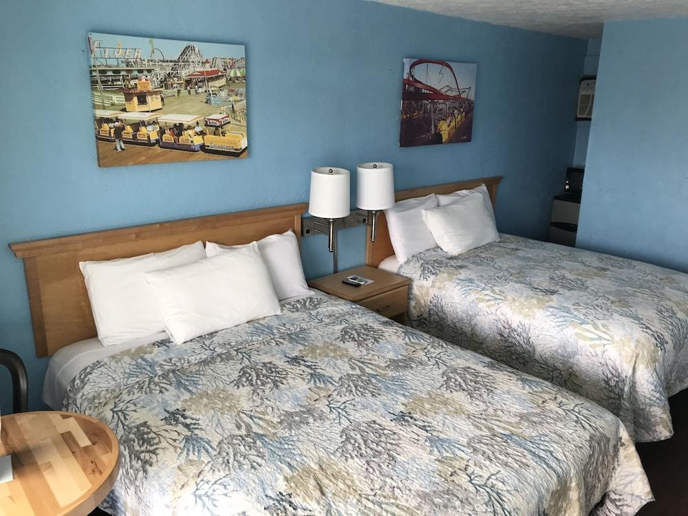 Surf Comber Motel photo 20
