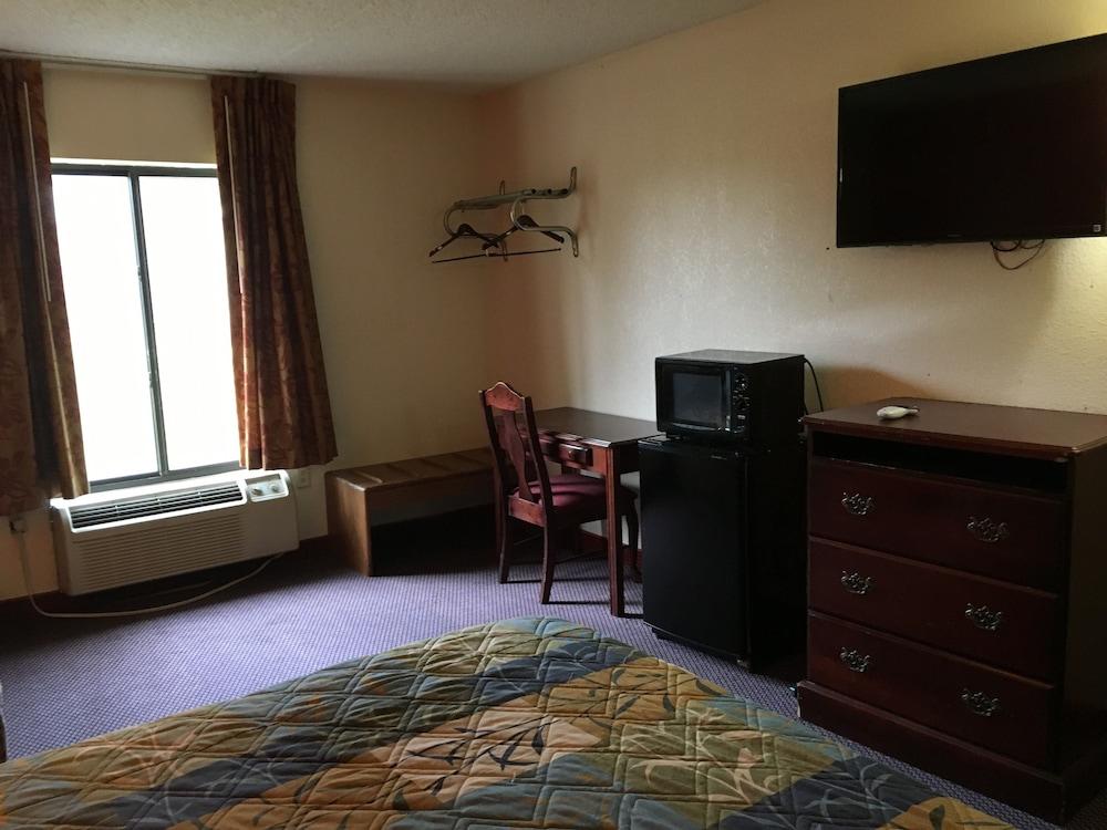 Executive Inn Pine Bluff photo 10