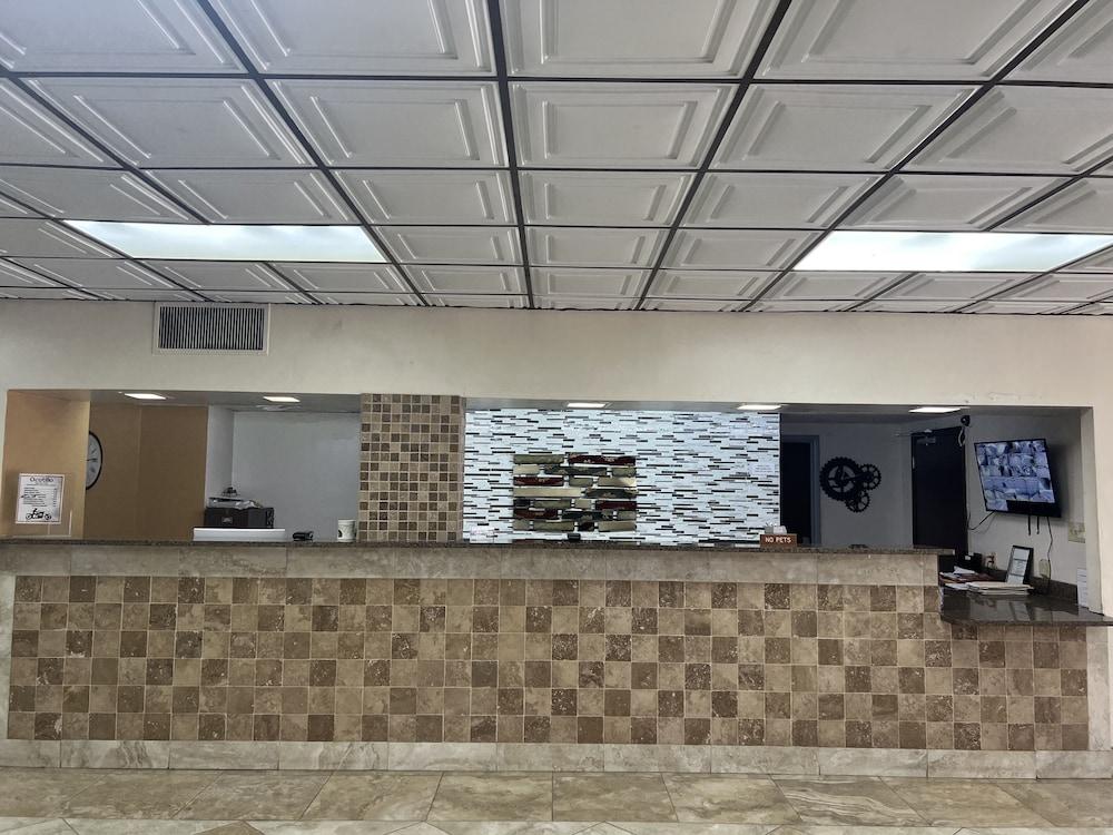 Econo Lodge Carlsbad Caverns Area photo 19