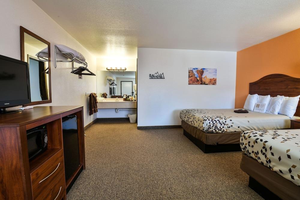 Adventure Inn & Motel photo 9