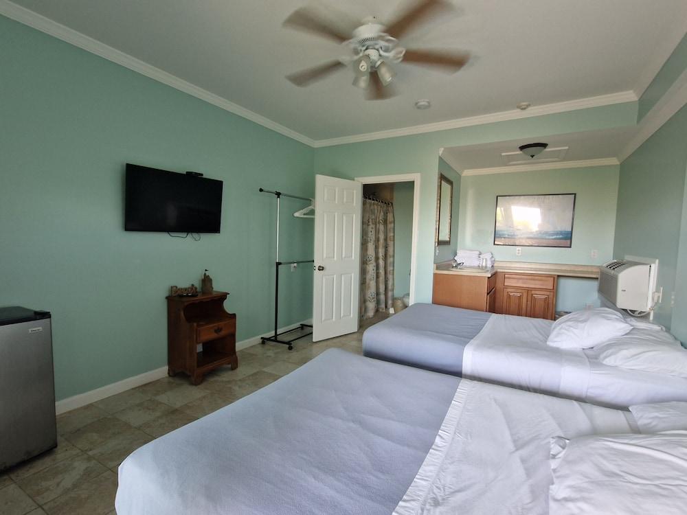 Sandcastle Beachfront Inn photo 2