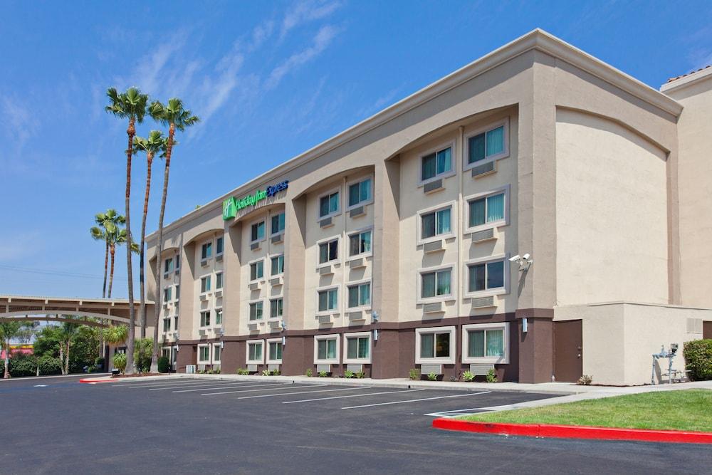 Holiday Inn Express San Bernardino - Colton by IHG — hotel in Colton
