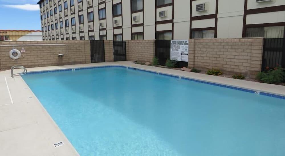 Longhorn Casino & Hotel photo 11
