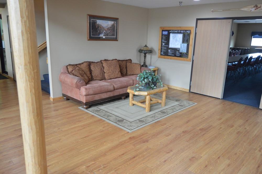 Econo Lodge Rice Lake photo 8