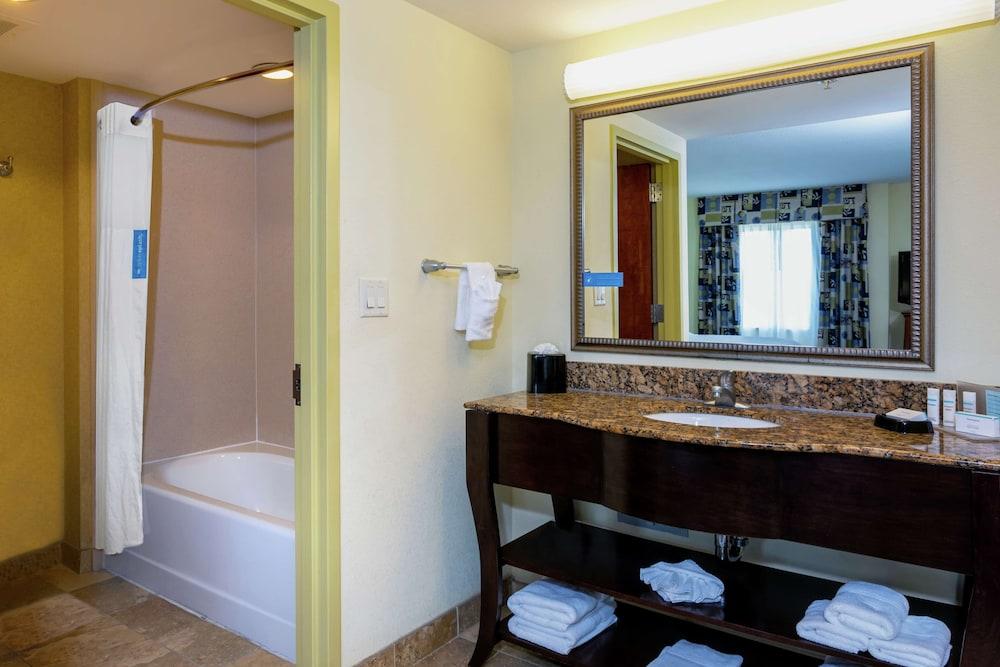 Hampton Inn & Suites Ft. Pierce photo 4