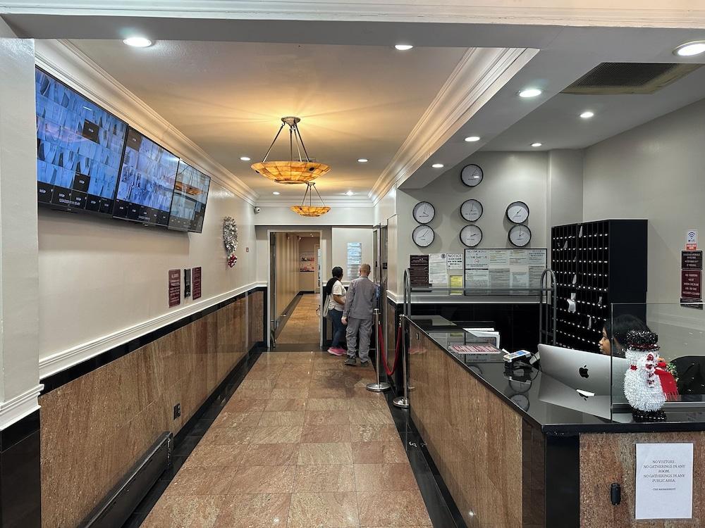 Iconic Hotel photo 41