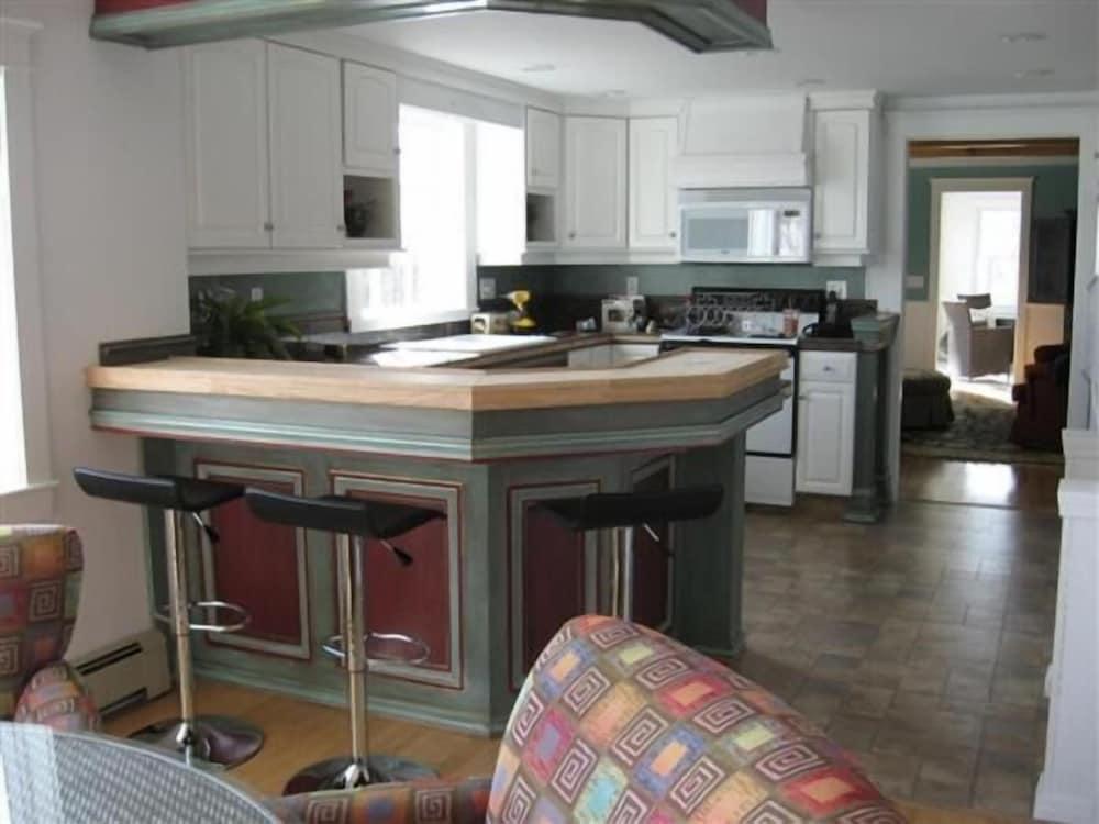 Island View Inn photo 16