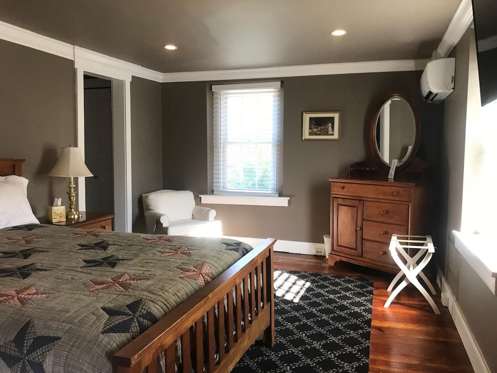 Stottsville Inn photo 7