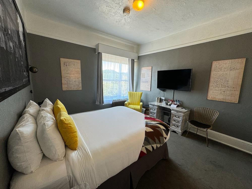 Hood River Hotel photo 17