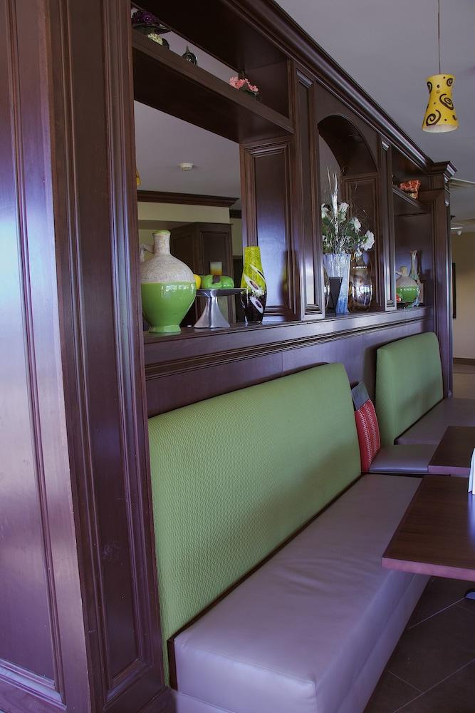 Comfort Suites Edinboro photo 31