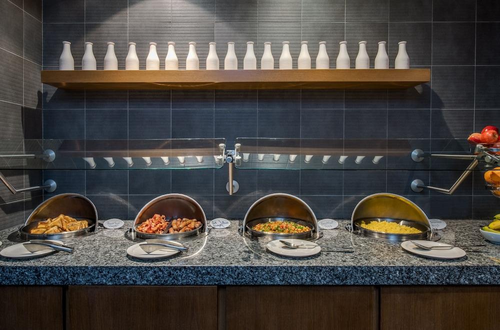 Crowne Plaza Chicago Ohare Hotel & Conf Ctr by IHG photo 23