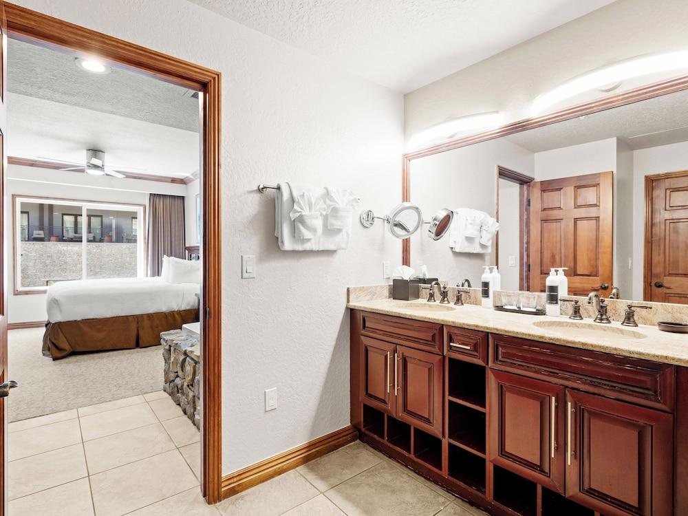 Canyons Village Condos by All Seasons Resort Lodging photo 4