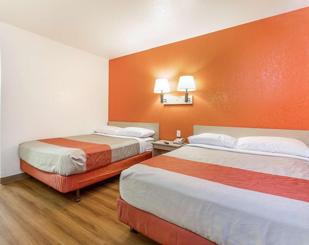Motel 6 Phoenix North - Bell Road photo 14