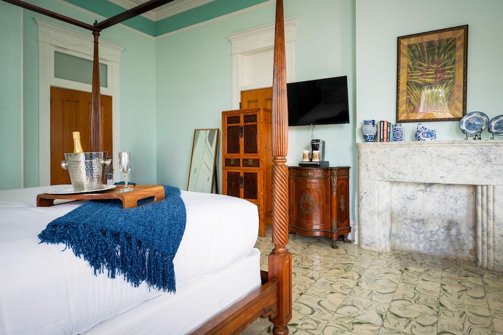 Southernmost House photo 99