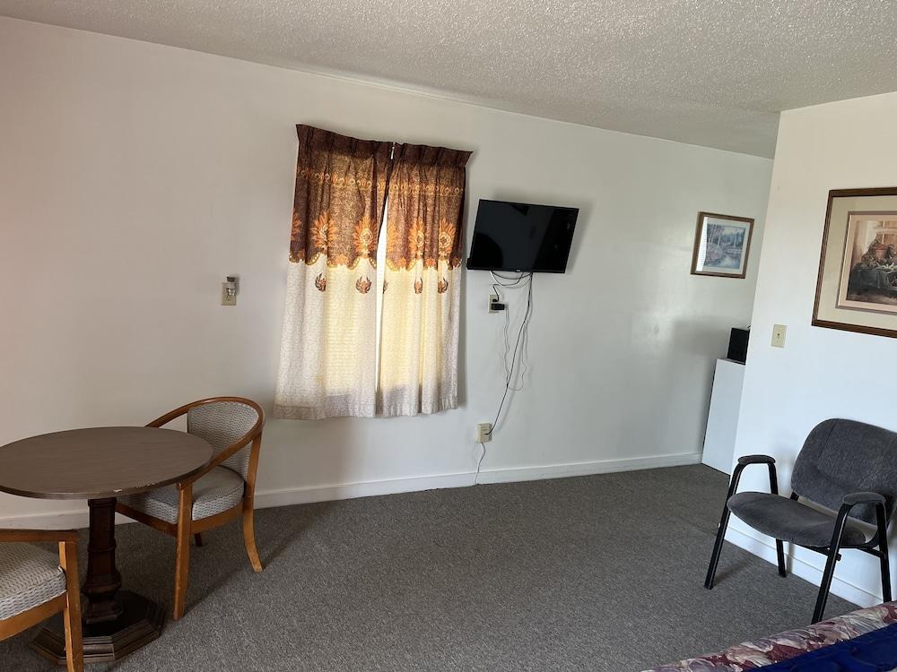Sudbury Court Motel and RV Park photo 10