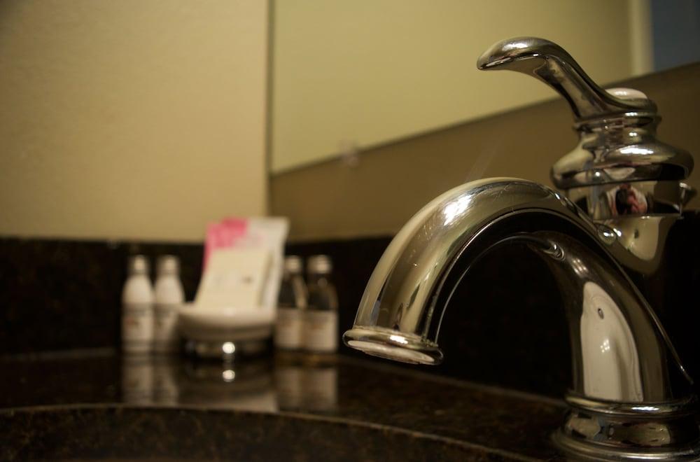 Stratford Suites photo 15