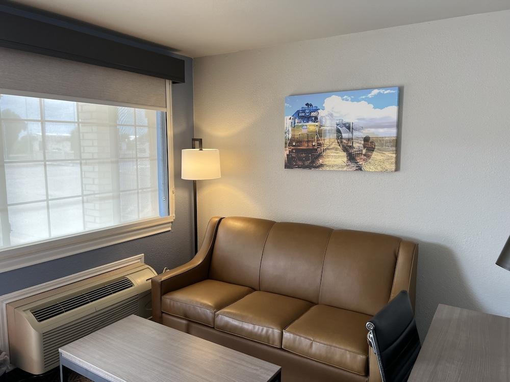 Garden Inn & Suite photo 13