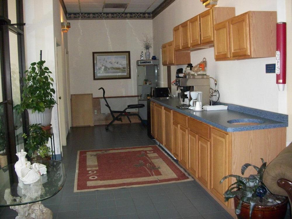 Lodi Valley Suites photo 5