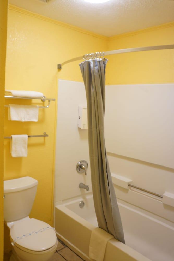 American Inn Motel by Capital O Camden AL photo 17
