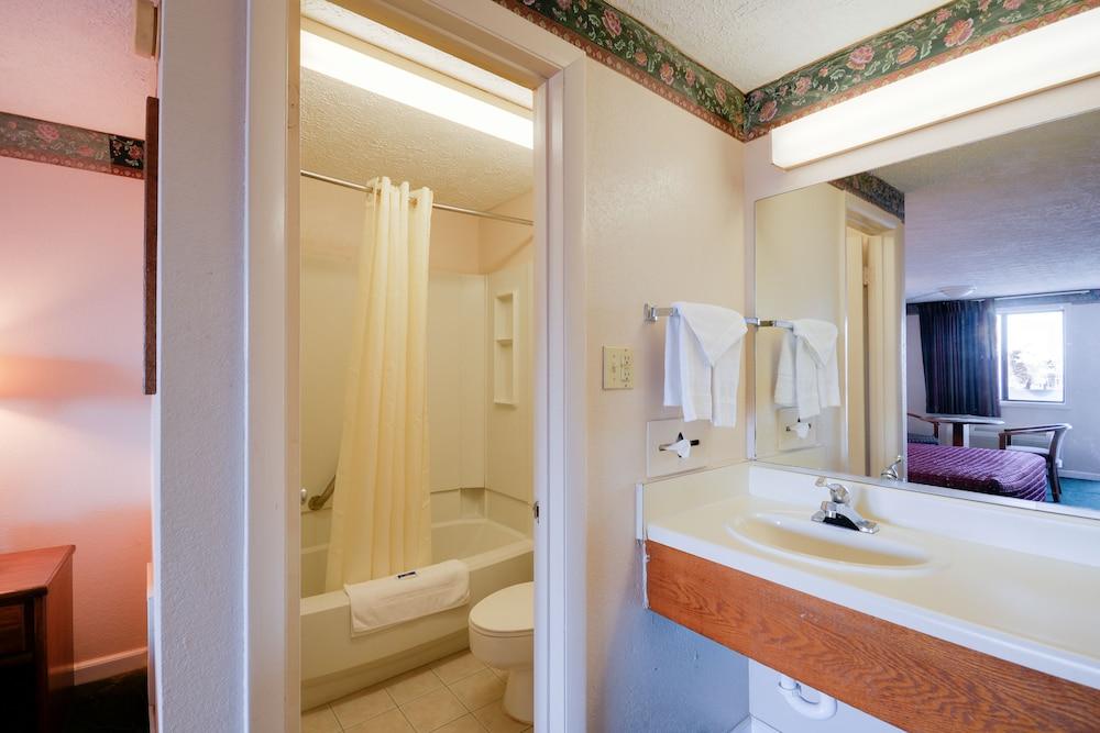 Budget Inn Norfolk Va photo 16
