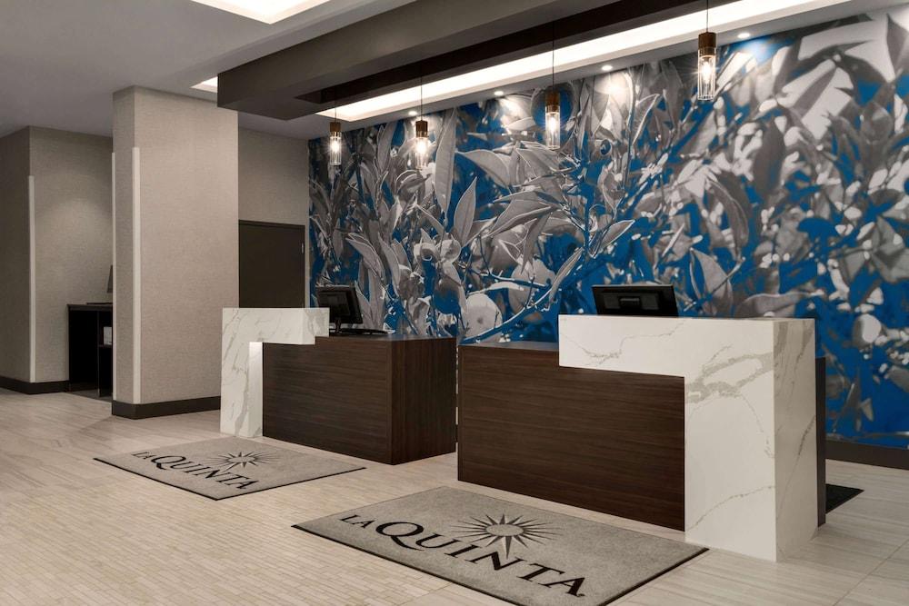 La Quinta Inn & Suites by Wyndham Orlando - IDrive Theme Parks photo 5