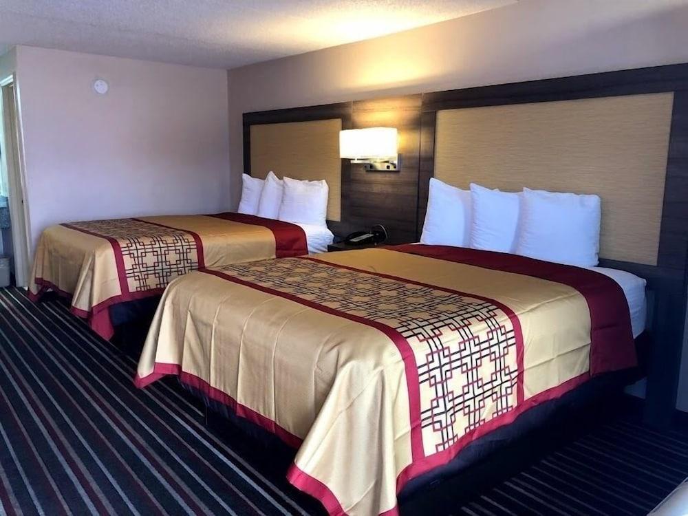 Legacy Inn Sumner photo 31