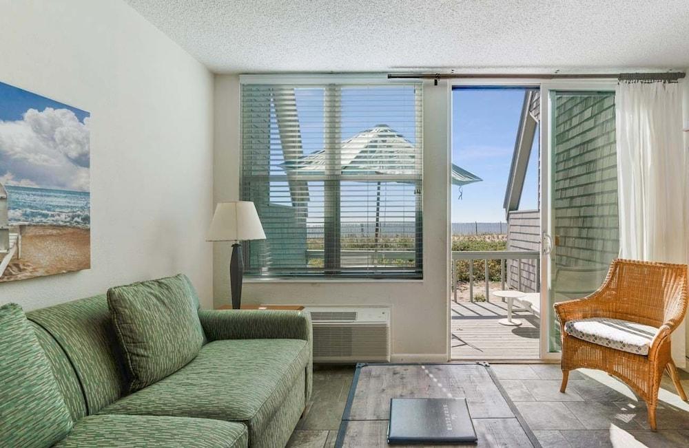 The Surf Club photo 48
