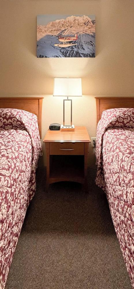 Young's Motel photo 9