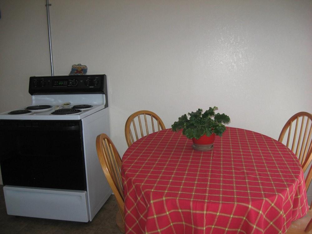 Masters Inn photo 13