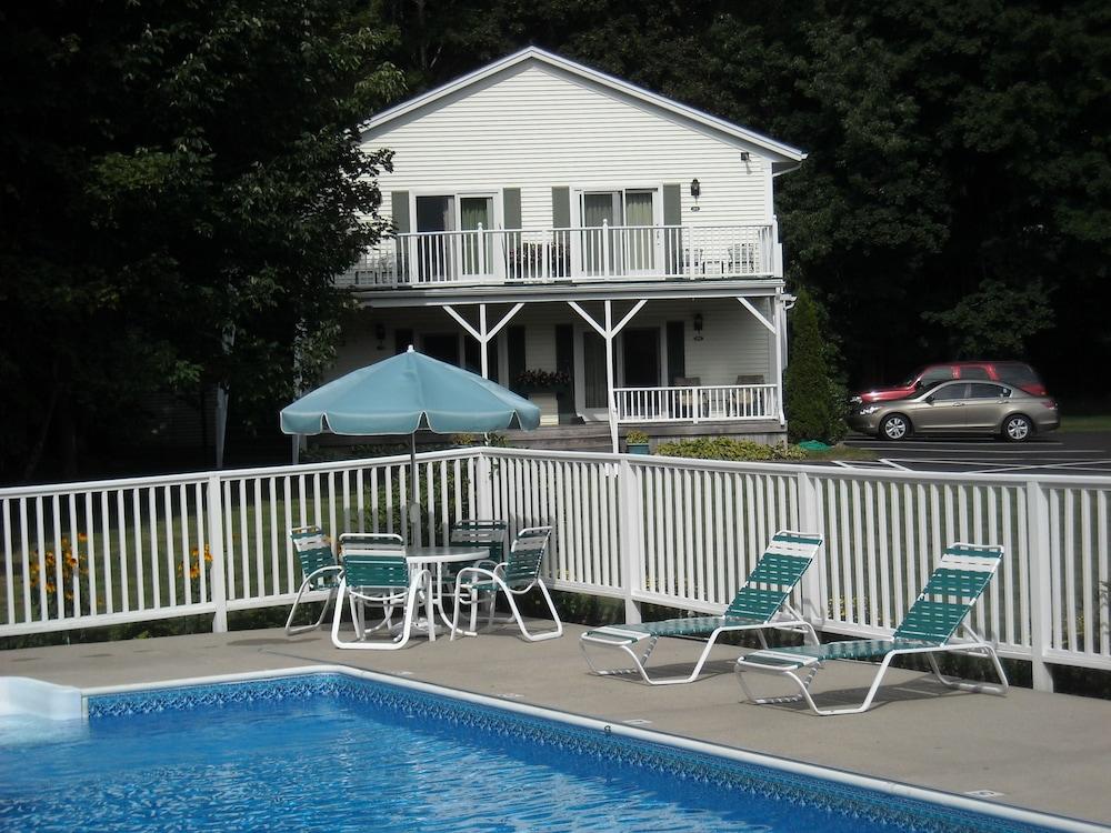 Cromwell Harbor Motel photo 7