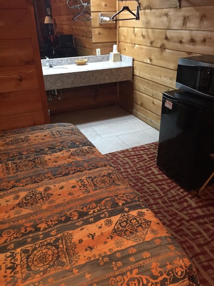Lexington Inn photo 29