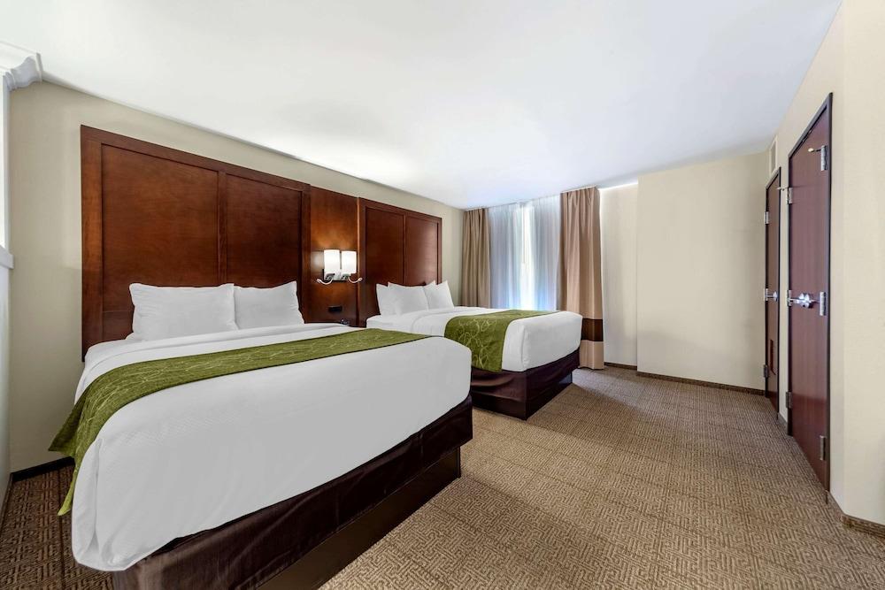 Comfort Suites Grand Island South photo 10