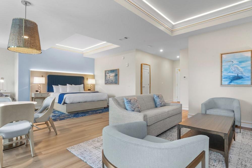 Harbor Suites at Harborwalk Village photo 93