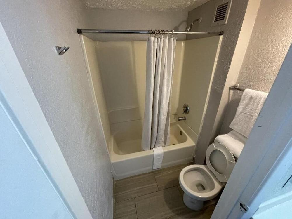 Rodeway Inn Albuquerque West photo 42