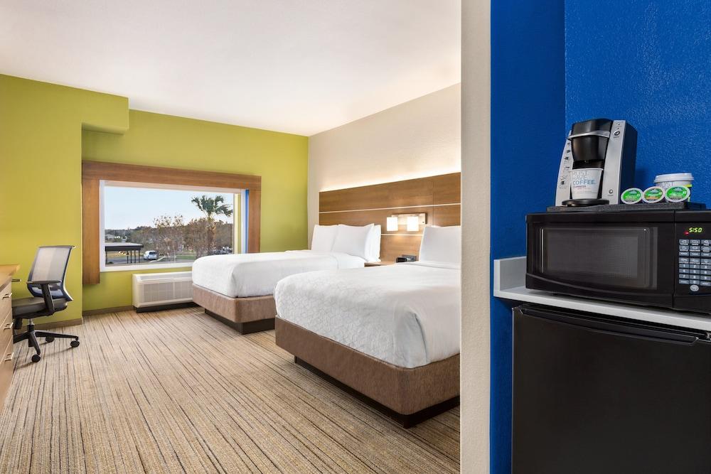 Holiday Inn Express Hotel & Suites Mission-McAllen Area by IHG photo 14