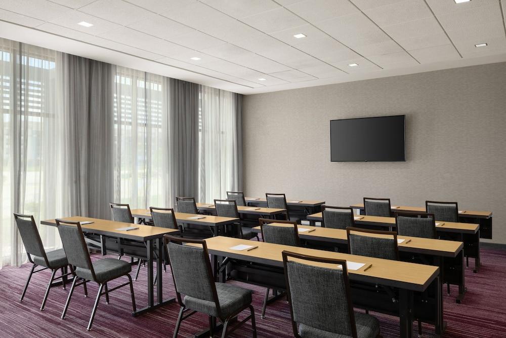 Courtyard by Marriott Omaha East/Council Bluffs, IA photo 59