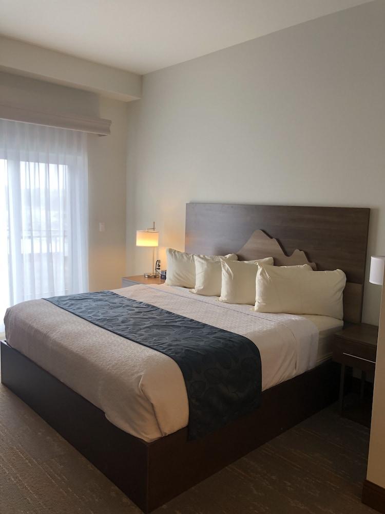 Kodiak Compass Suites photo 10