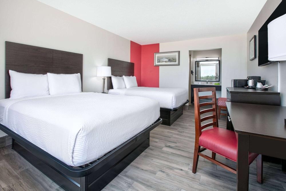 Ramada by Wyndham Diamondhead I-10/Gulfport photo 4