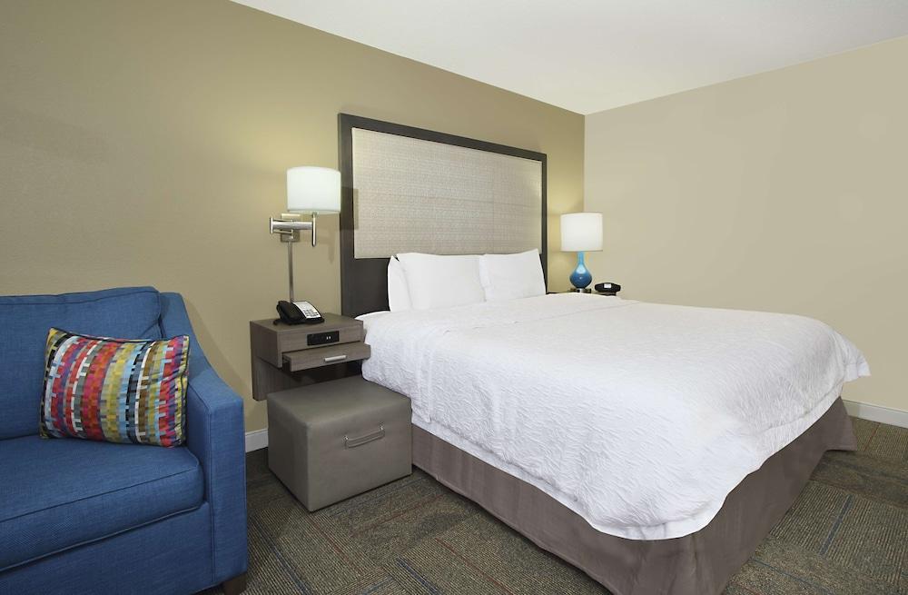 Hampton Inn Madison photo 12
