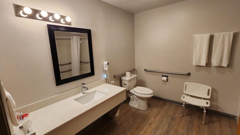 Econo Lodge Lakeshore photo 52