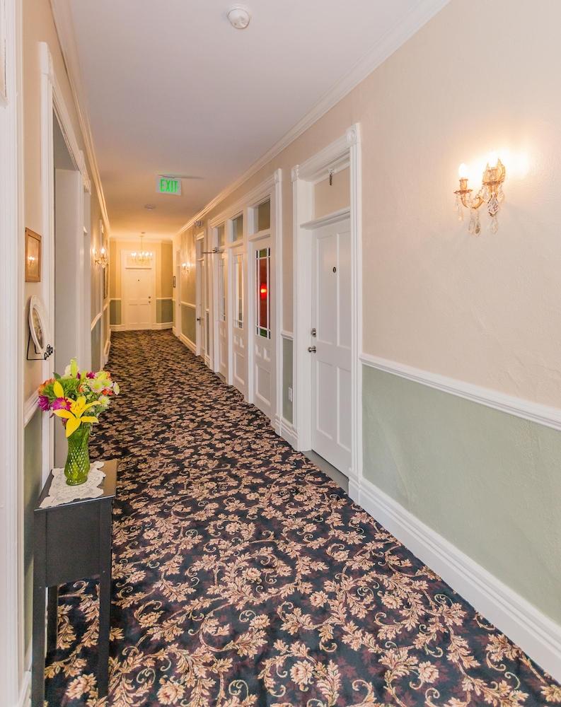 Historic Hotel Broadalbin photo 76