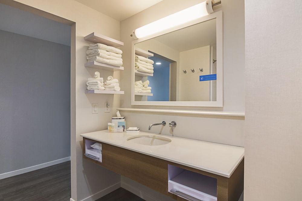 Hampton Inn & Suites Dallas/Richardson photo 24