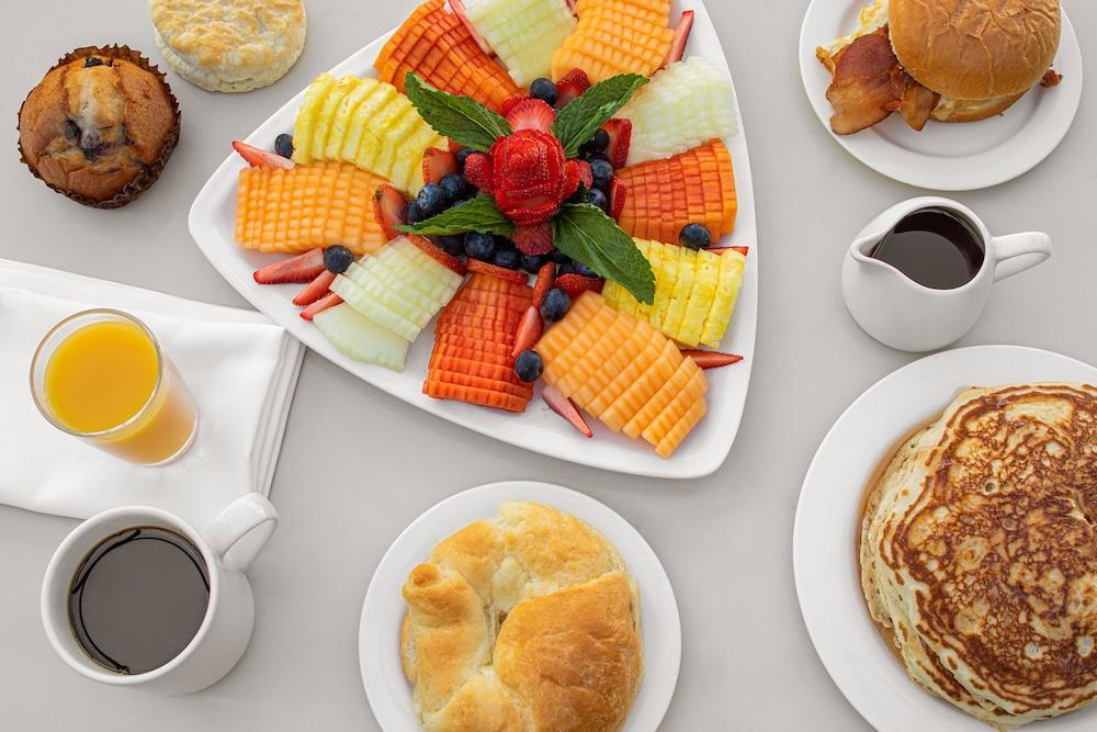 Holiday Inn Hasbrouck Heights-Meadowlands by IHG photo 18