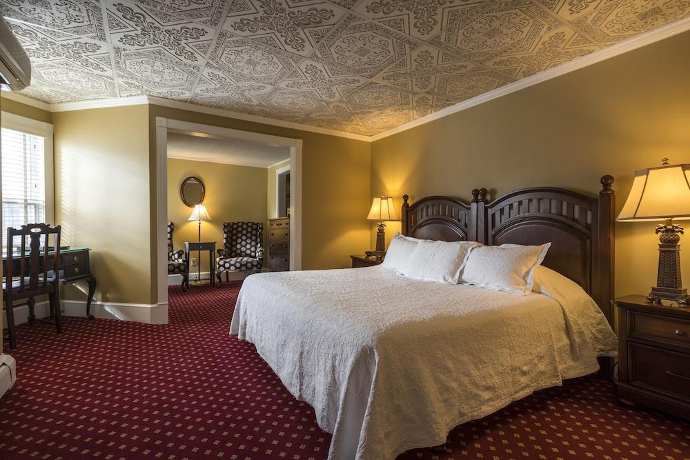 Stafford's Bay View Inn photo 12