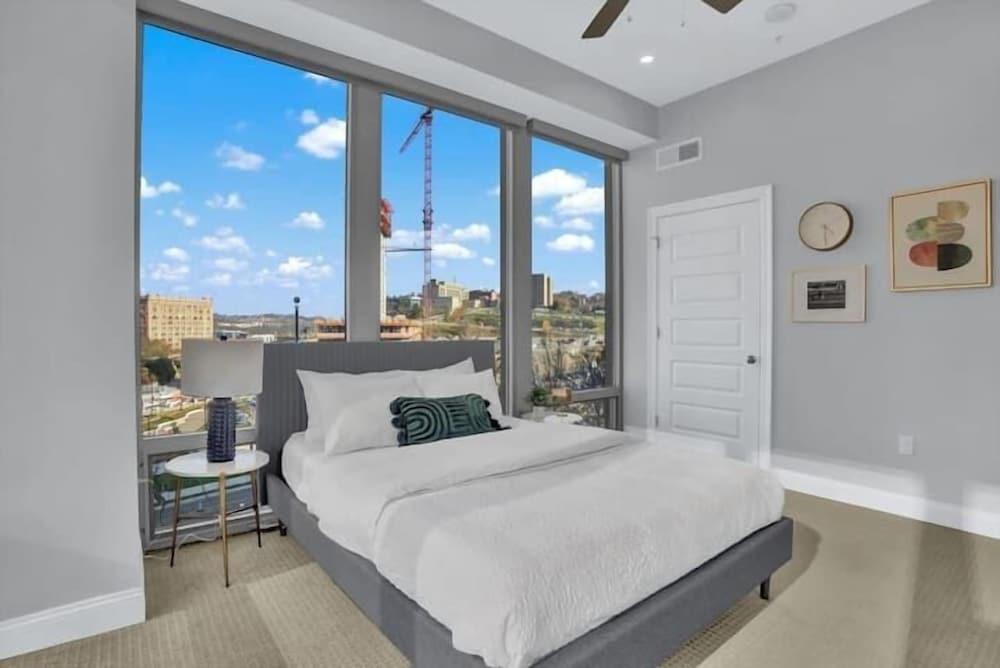 CozySuites Downtown Pittsburgh photo 25