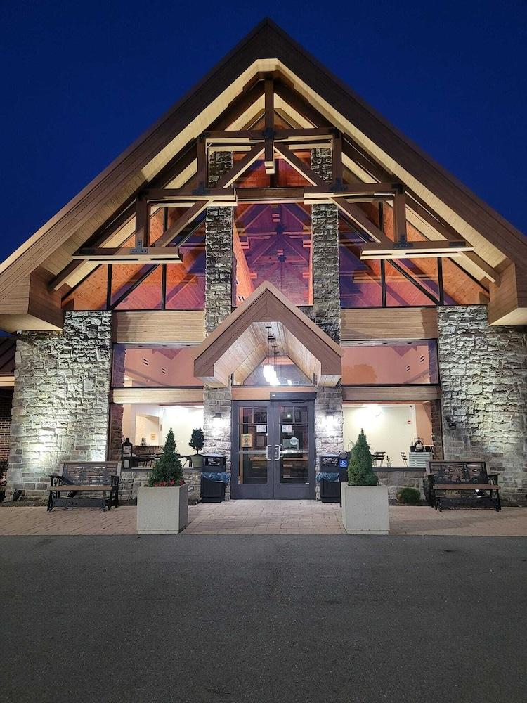 The Lodge at Hocking College photo 18