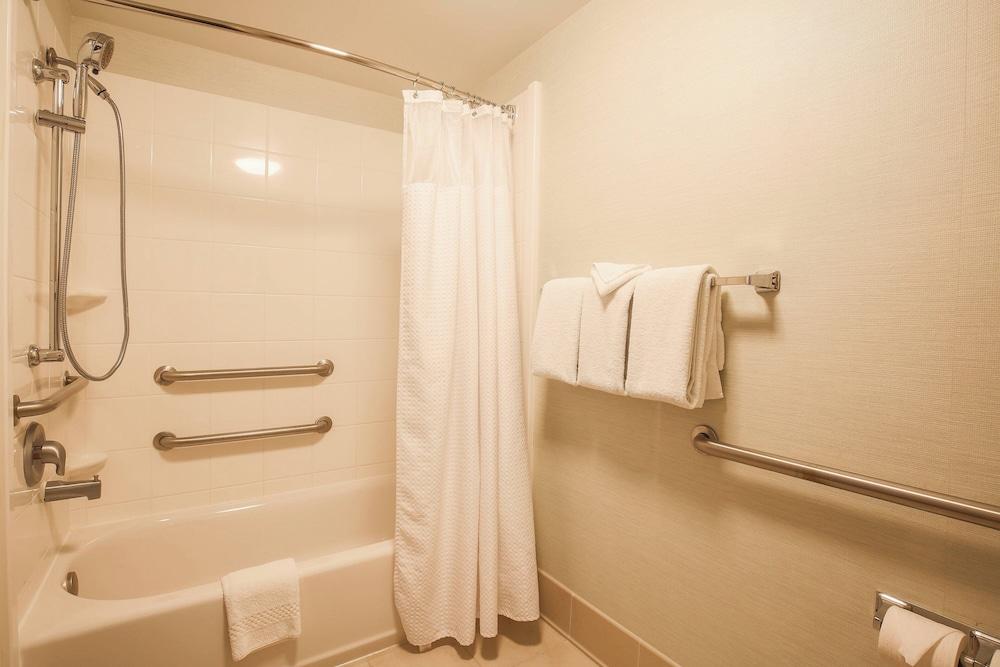 Courtyard Flint by Marriott photo 29