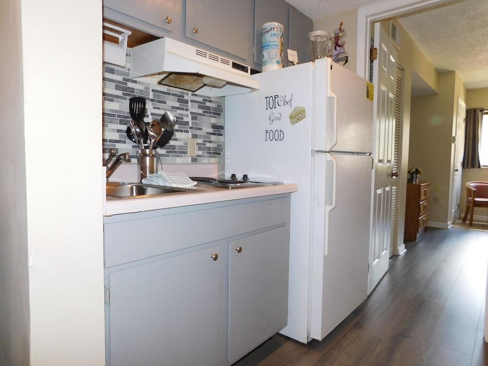 Laurel Inn Condominium photo 52
